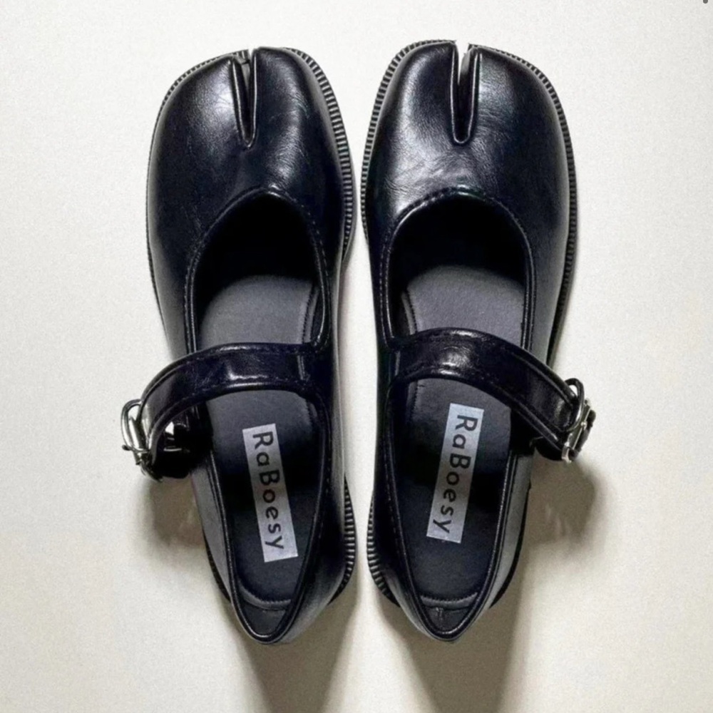 RABOESY Adjustable Black Tabi Mary Jane’s